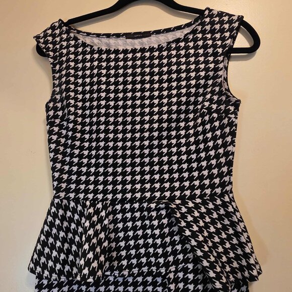 Soprano Peplum Black/White Dress 6 - Picture 2 of 4